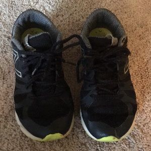 New Balance Boys Tennis Shoes